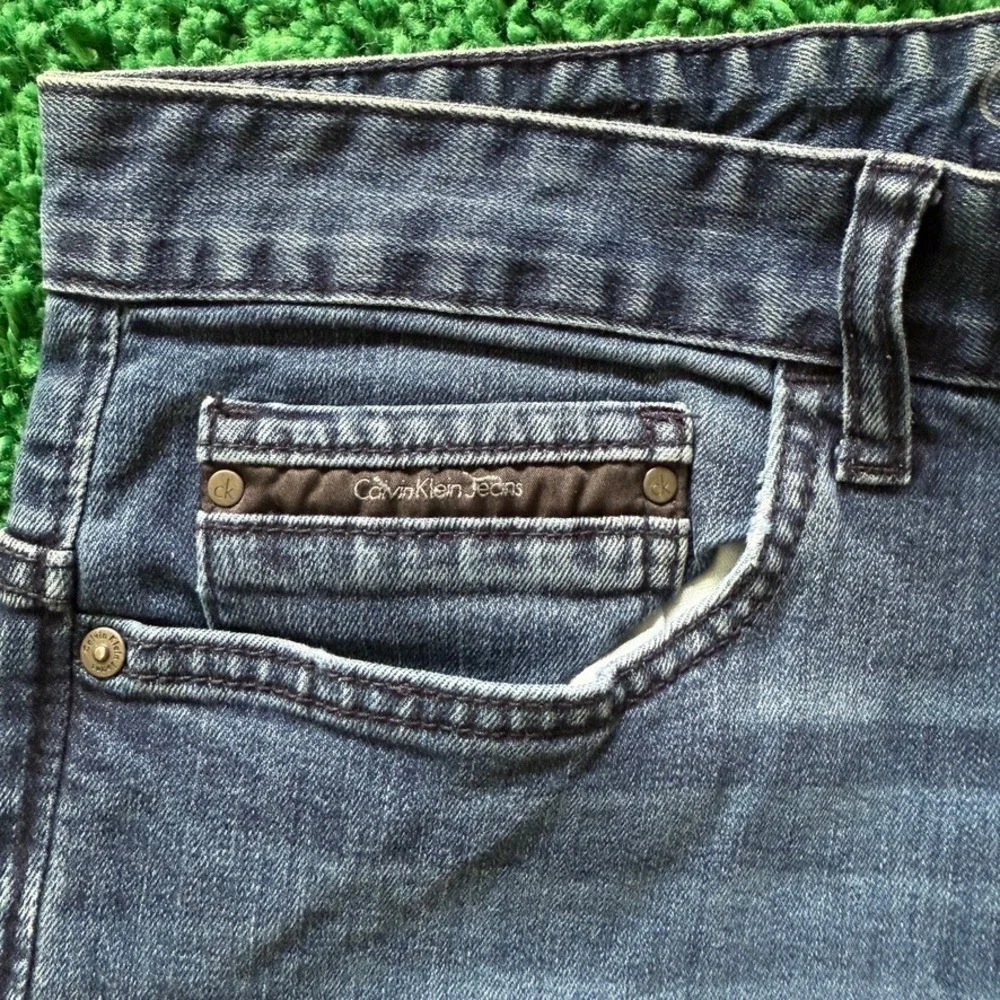 Calvin Klein Jeans Men Slim Fit Distressed Blue Denim Button Fly Pants 38x32 - Picture 7 of 9